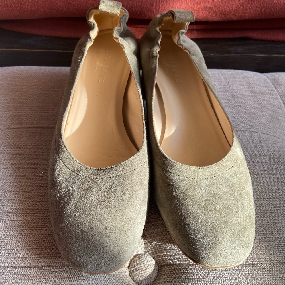 Everlane The Italian Leather Day Heel Suede Olive 8 NWB - Picture 4 of 4